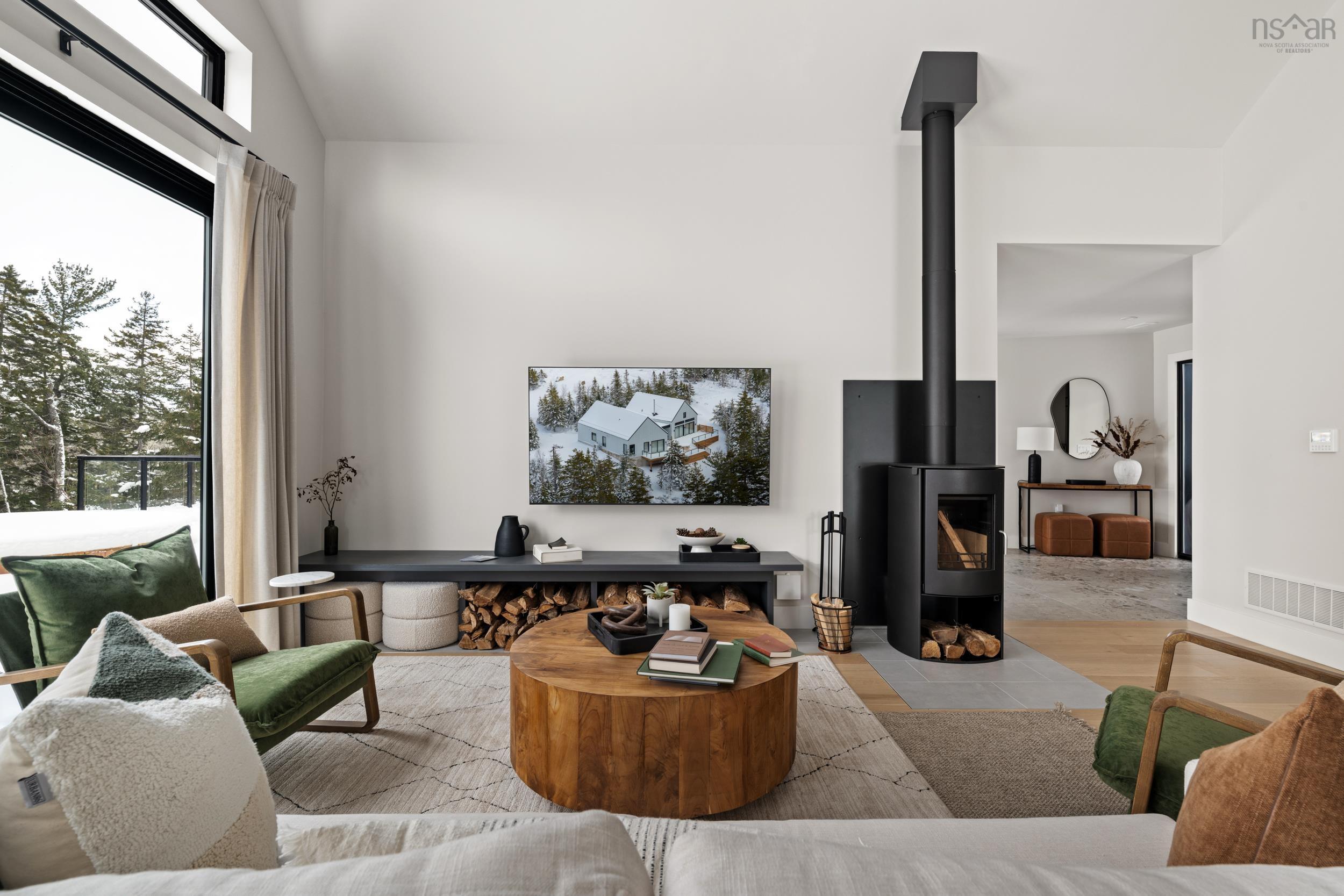 $995,000.00: 369 Meek Arm Trail, Mount Uniacke