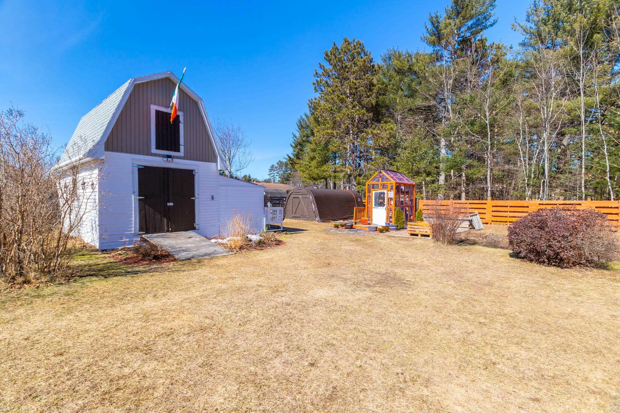 $532,990.00: 98 Poplar Drive, Meadowvale