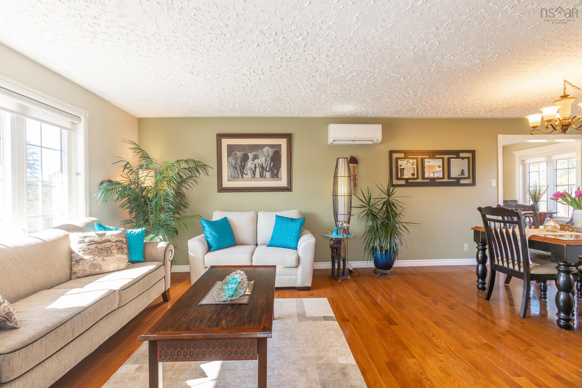 $532,990.00: 98 Poplar Drive, Meadowvale