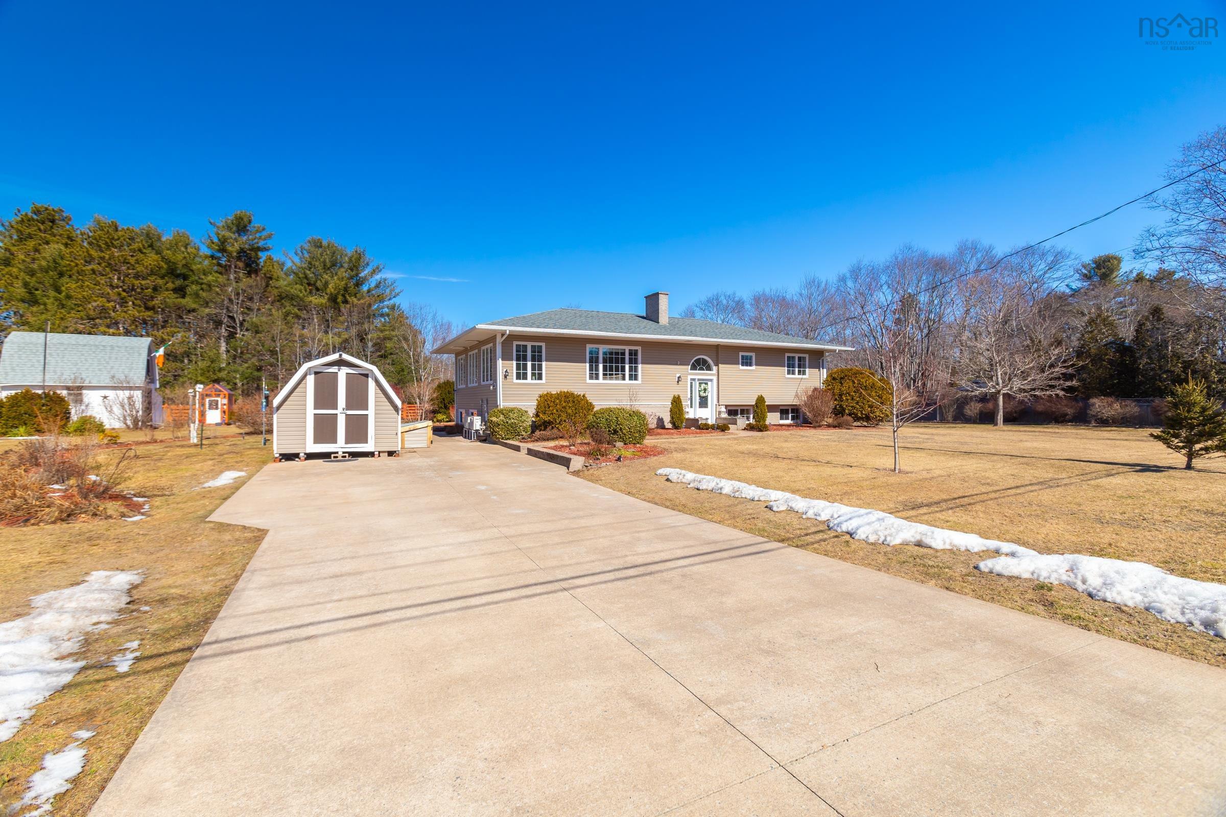 $532,990.00: 98 Poplar Drive, Meadowvale