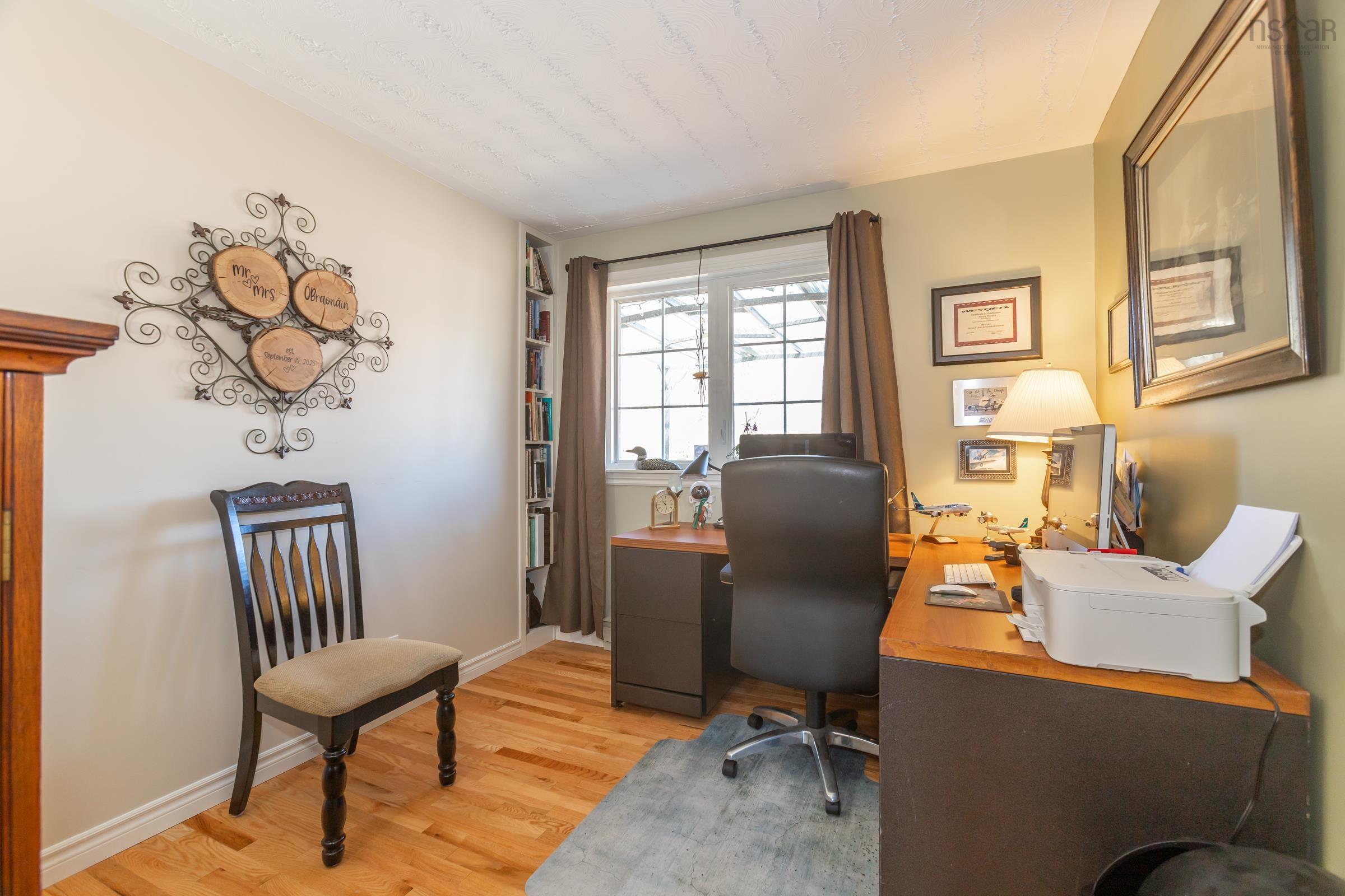 $532,990.00: 98 Poplar Drive, Meadowvale