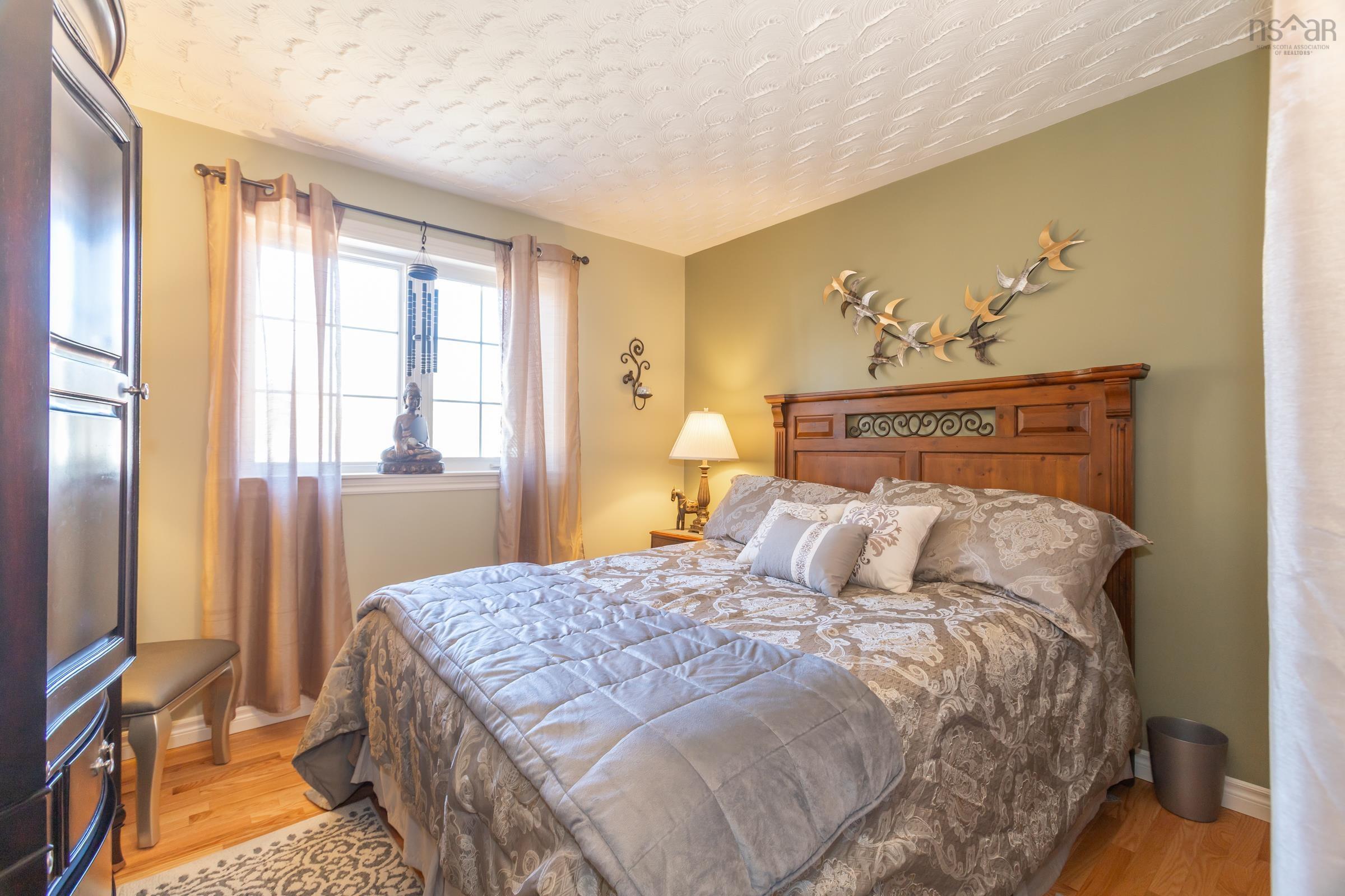 $532,990.00: 98 Poplar Drive, Meadowvale