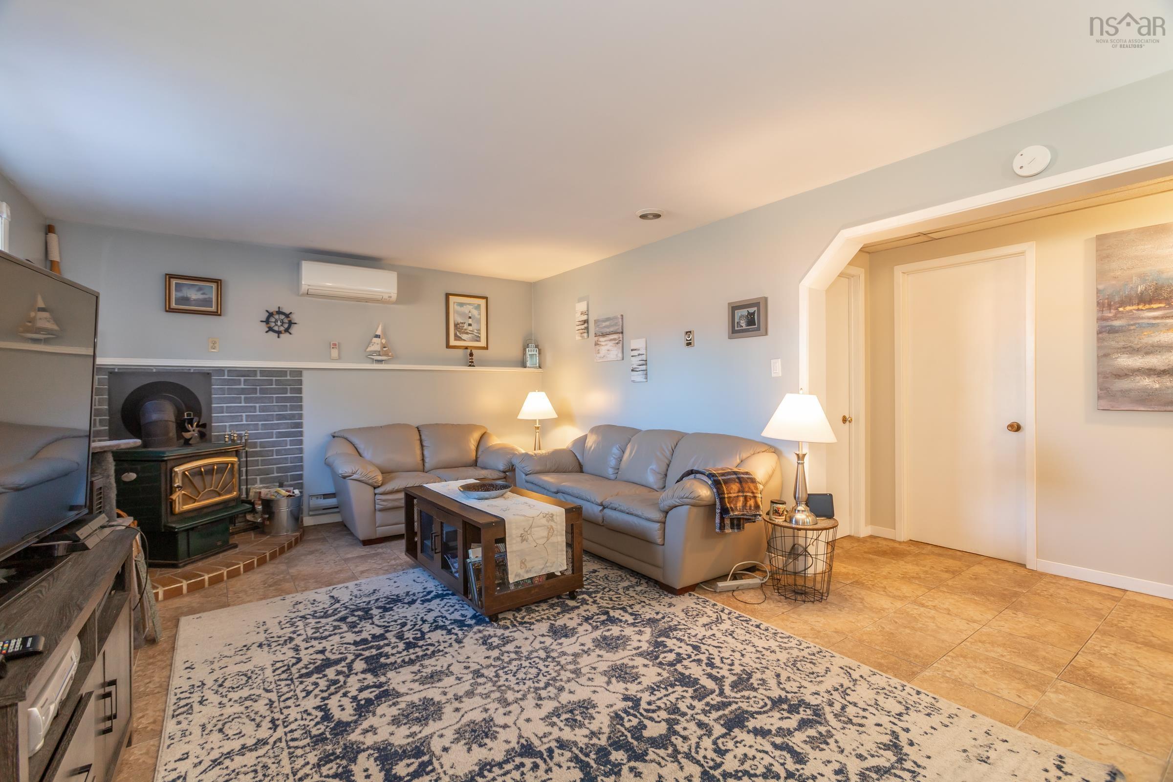 $532,990.00: 98 Poplar Drive, Meadowvale