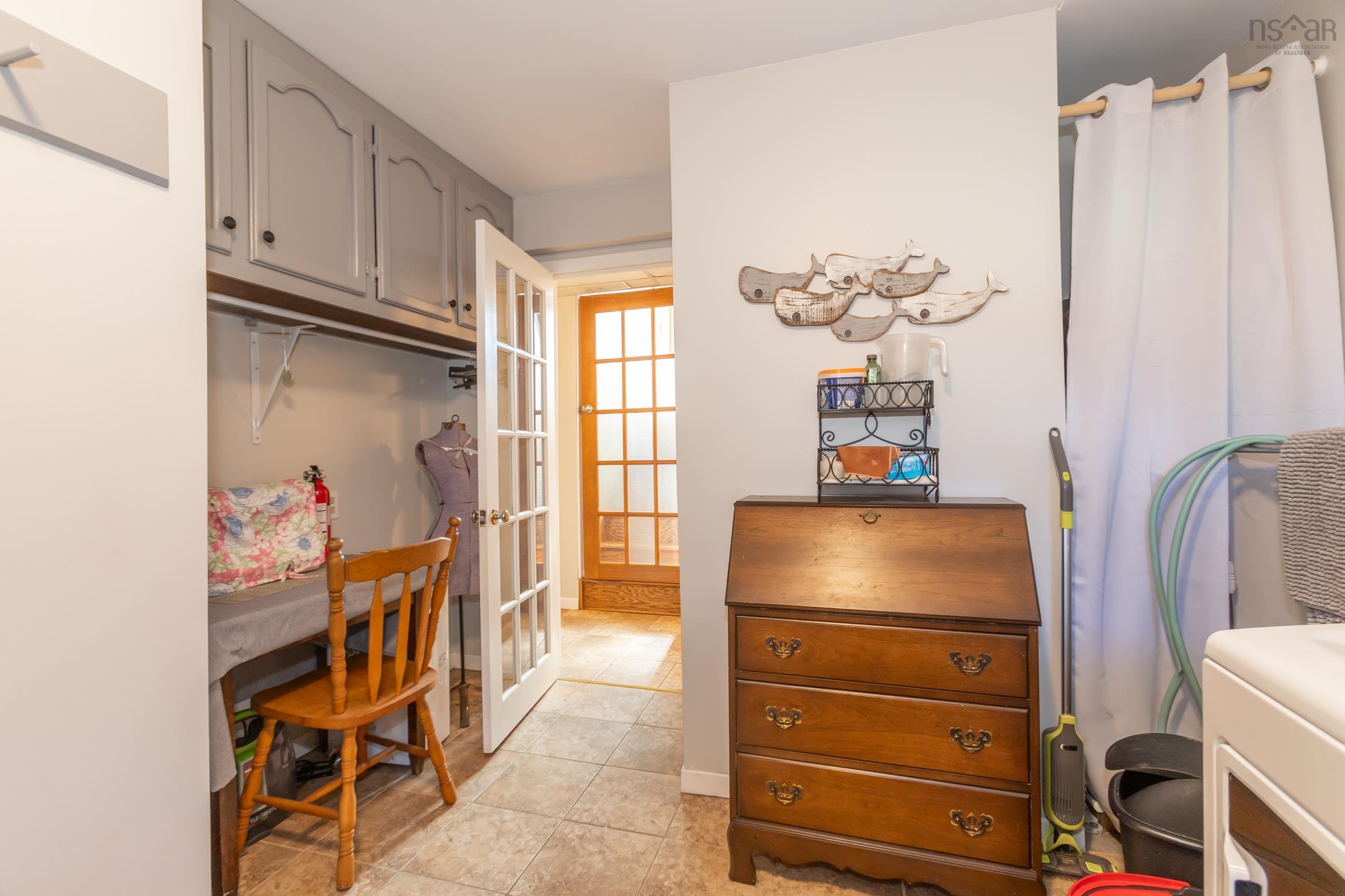 $532,990.00: 98 Poplar Drive, Meadowvale