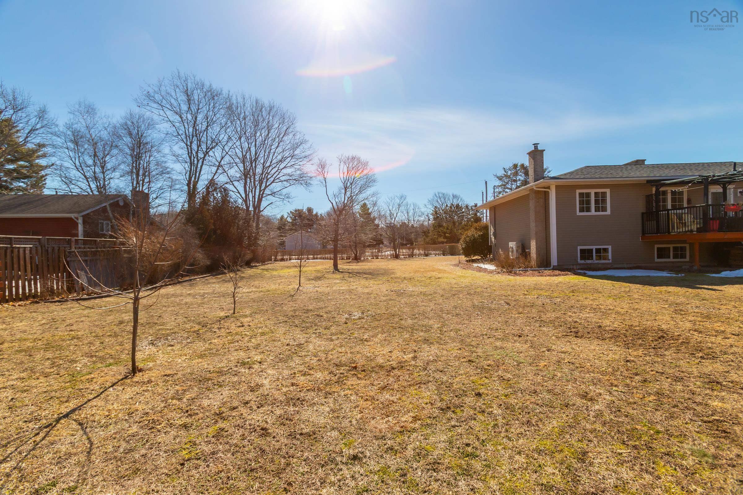 $532,990.00: 98 Poplar Drive, Meadowvale