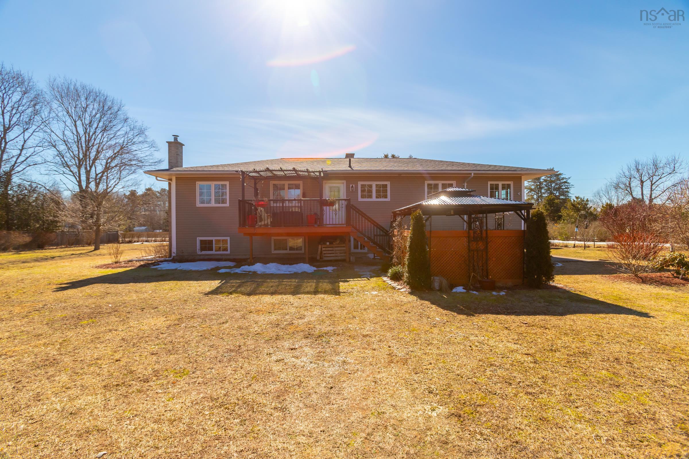 $532,990.00: 98 Poplar Drive, Meadowvale