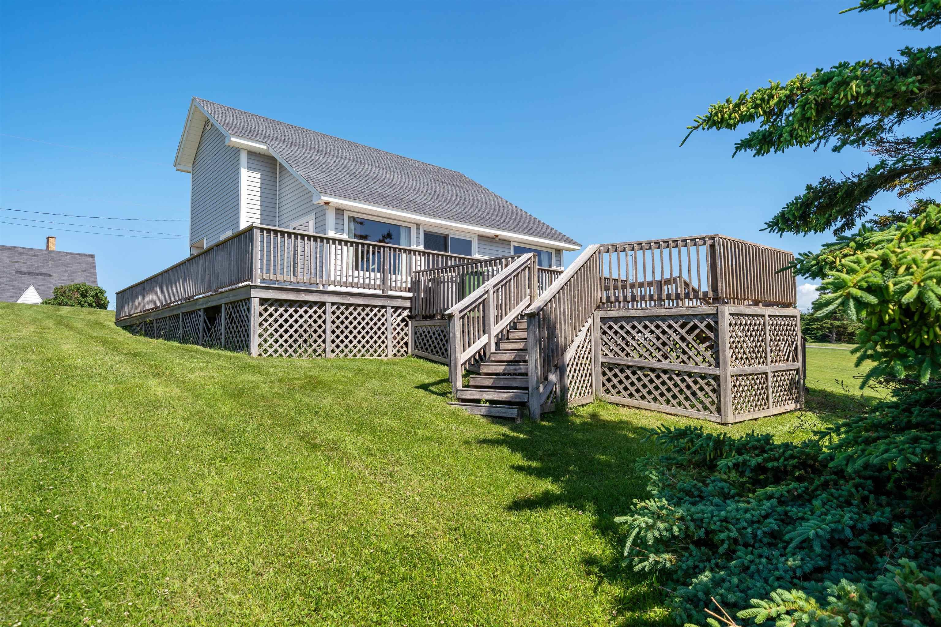 $449,000.00: 23 Hilltop Lane, Caribou Island