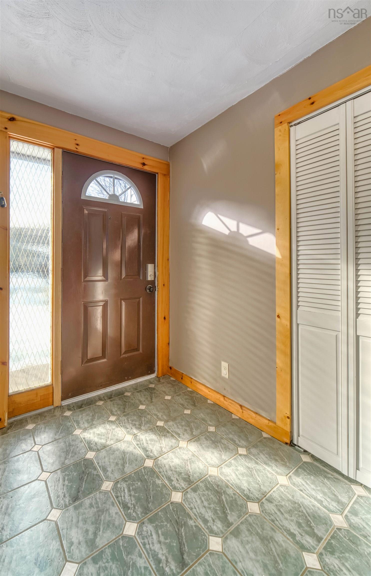 $499,900.00: 5 Alpine Drive, Bridgewater