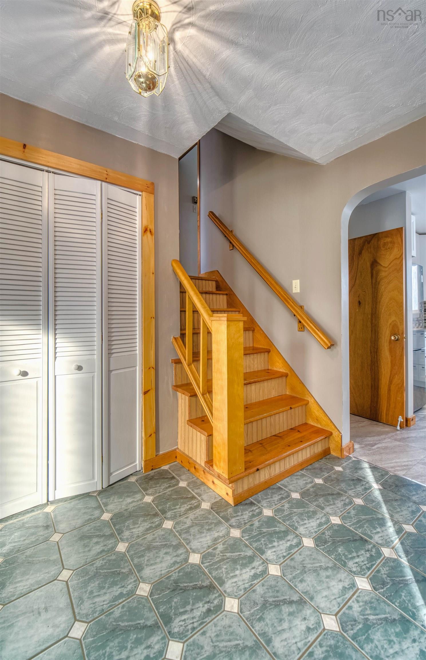 $499,900.00: 5 Alpine Drive, Bridgewater