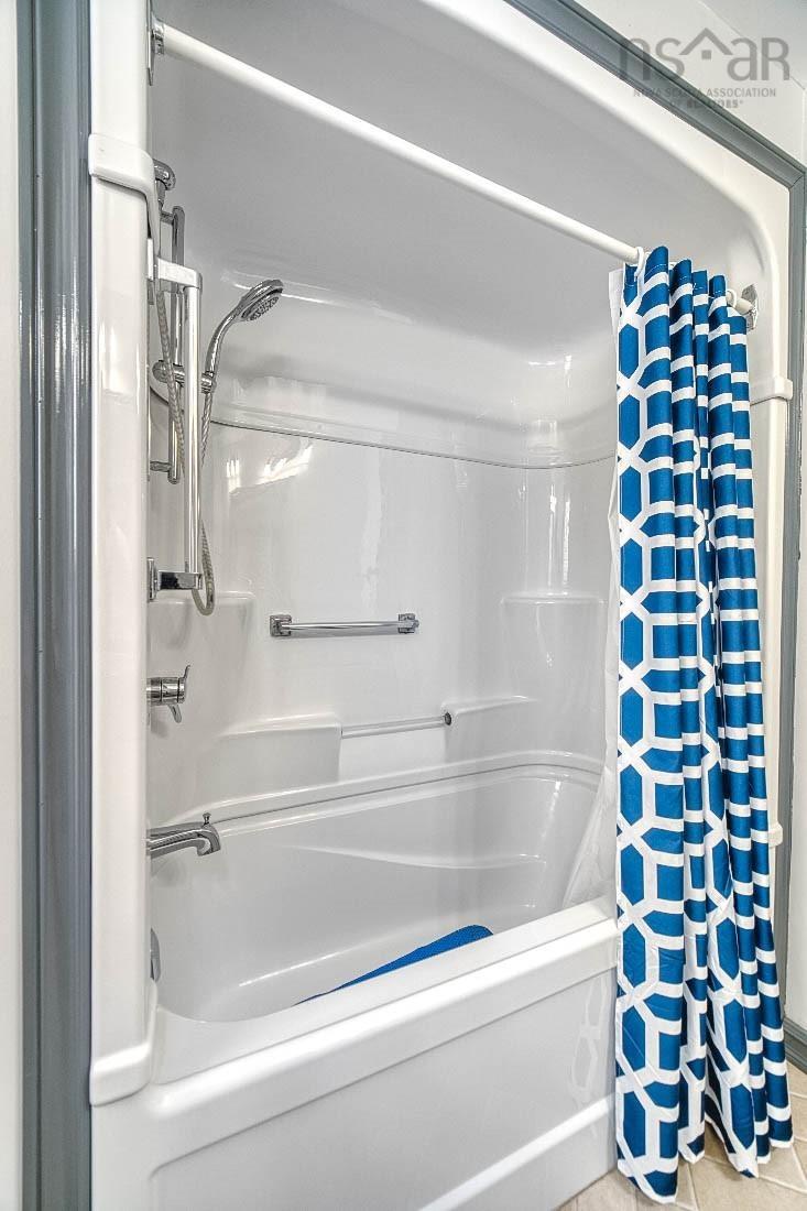 $499,900.00: 5 Alpine Drive, Bridgewater