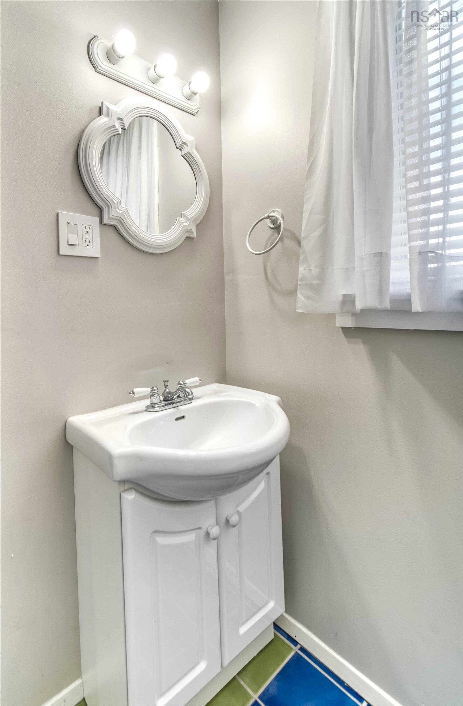 $499,900.00: 5 Alpine Drive, Bridgewater