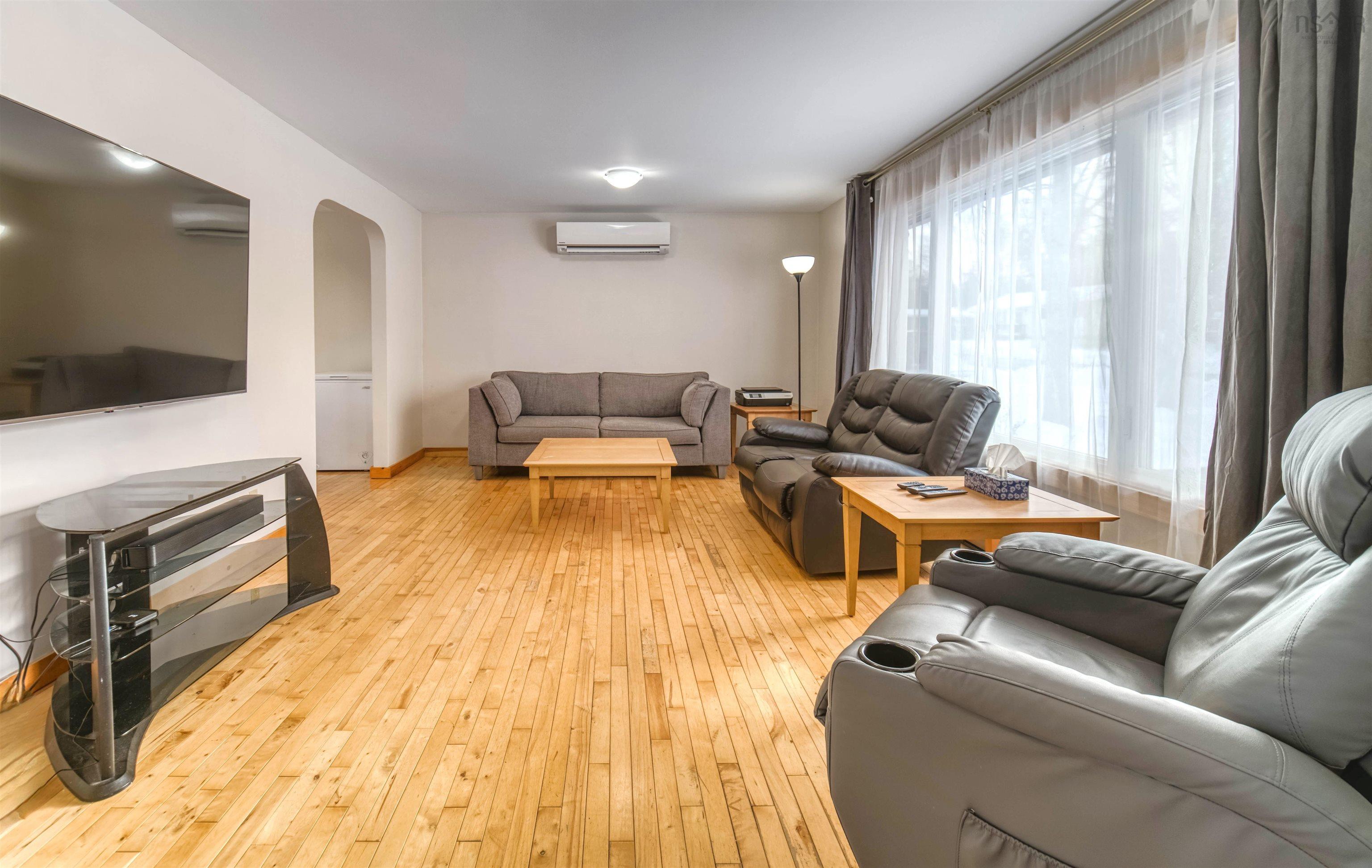 $499,900.00: 5 Alpine Drive, Bridgewater