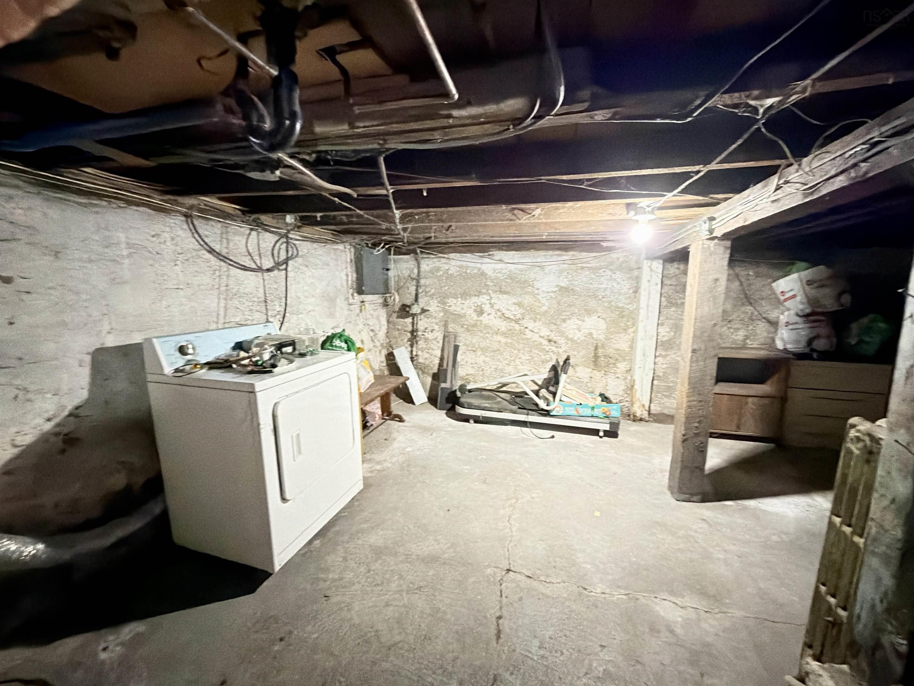 $136,900.00: 385 Gibbon Street, New Waterford