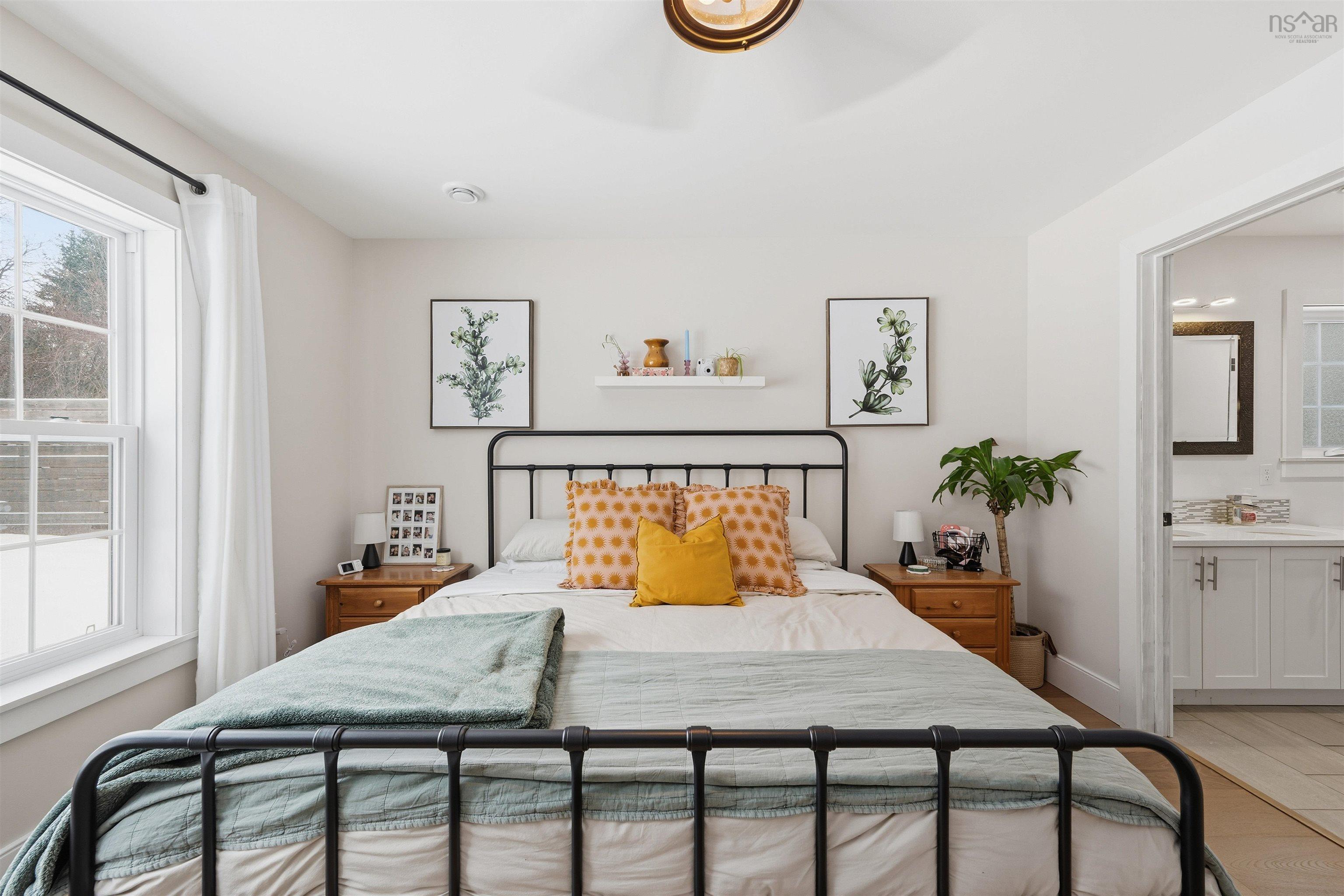 $599,900.00: 82 Town Road, Falmouth