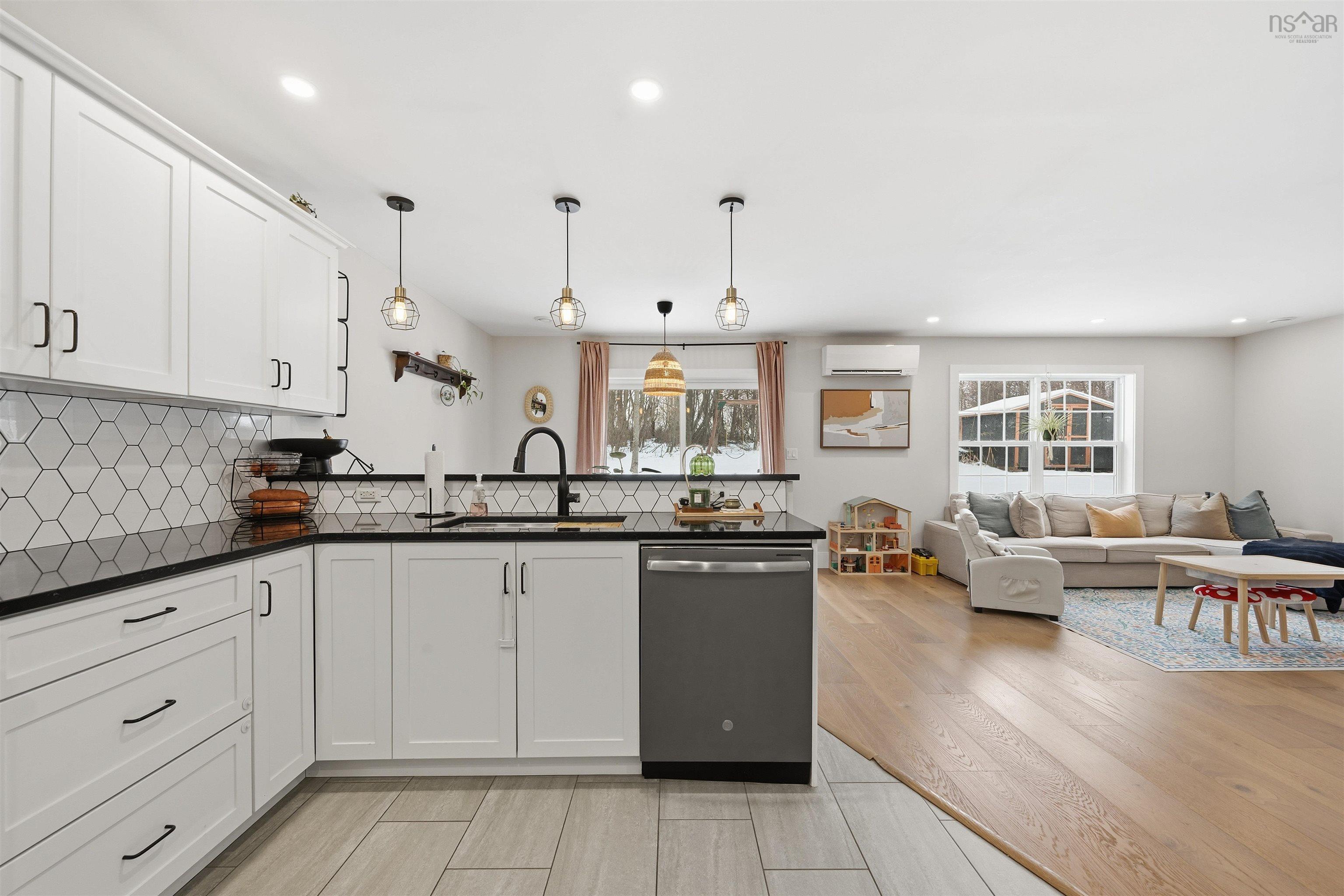 $599,900.00: 82 Town Road, Falmouth