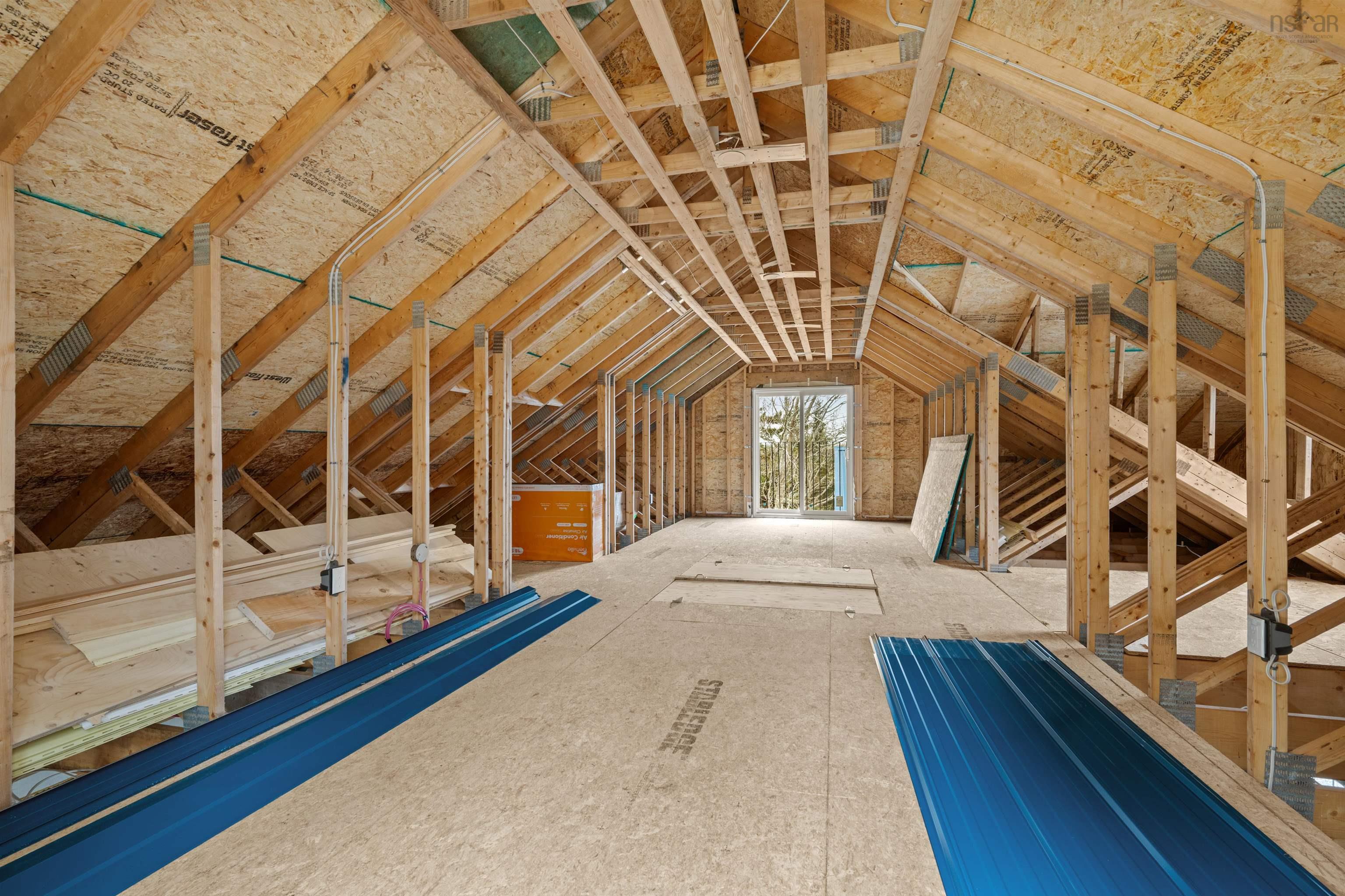 $925,000.00: 42 Goldfinch Lane, Heckmans Island