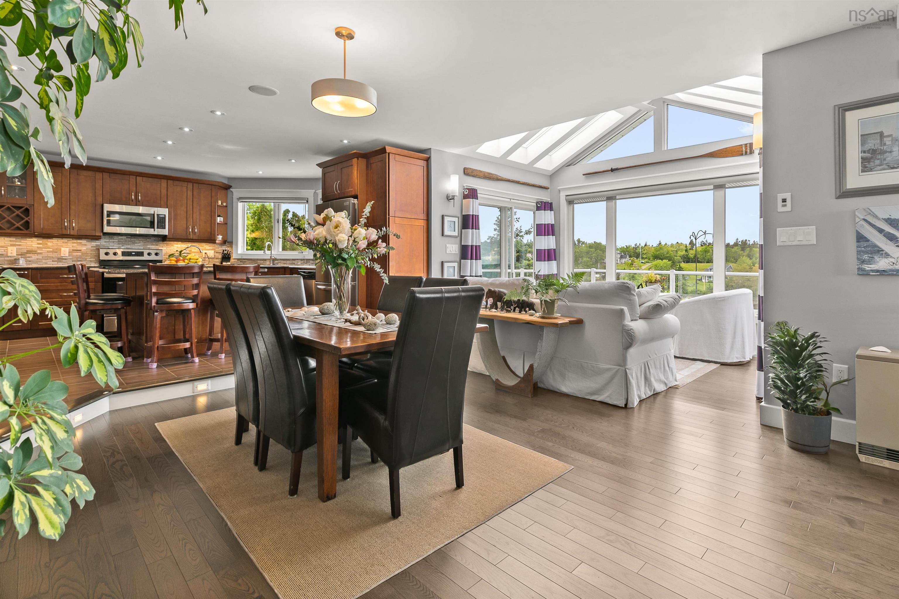 $1,435,000.00: 54 Bayview Drive, Hackett