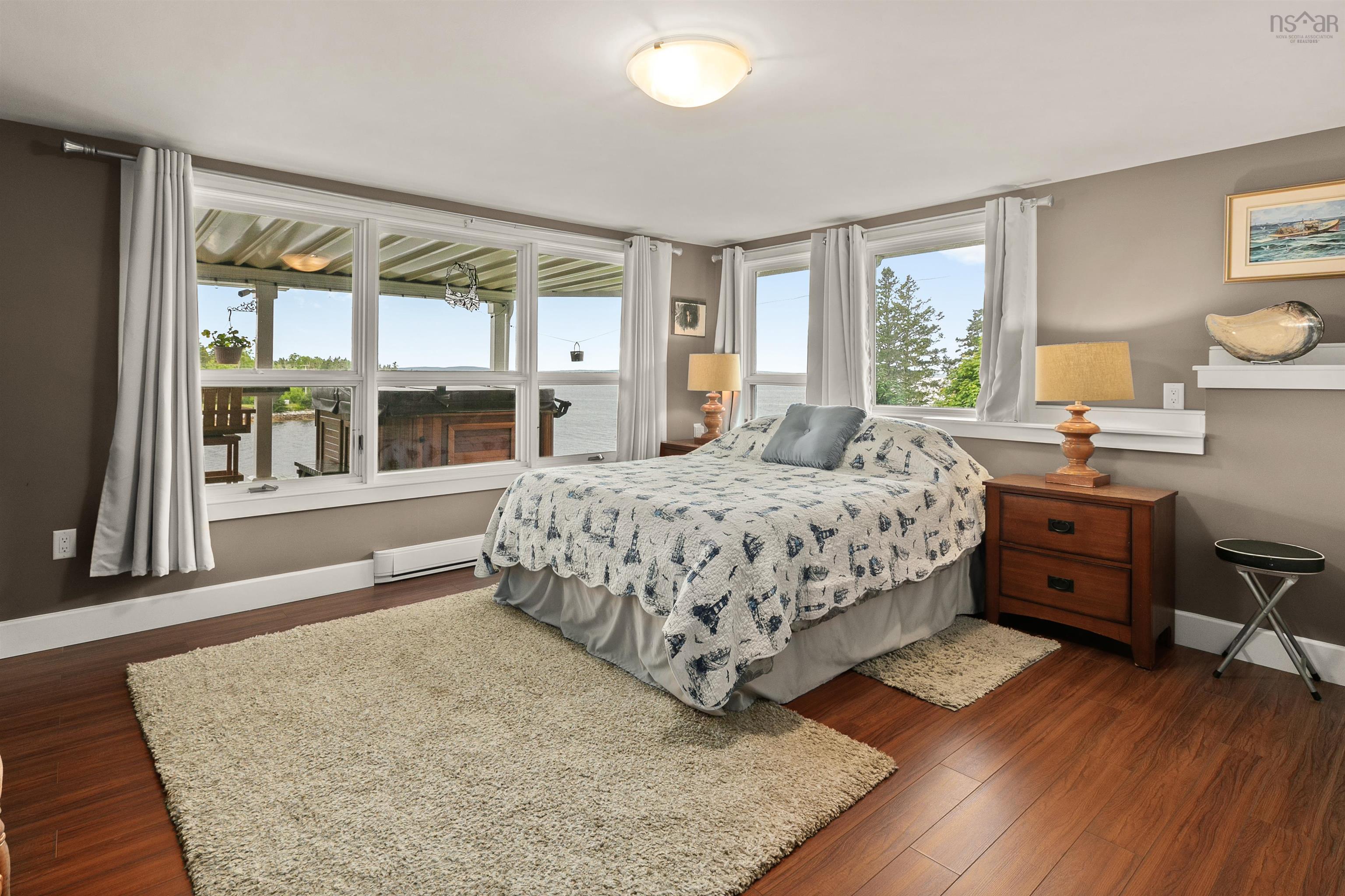 $1,435,000.00: 54 Bayview Drive, Hackett