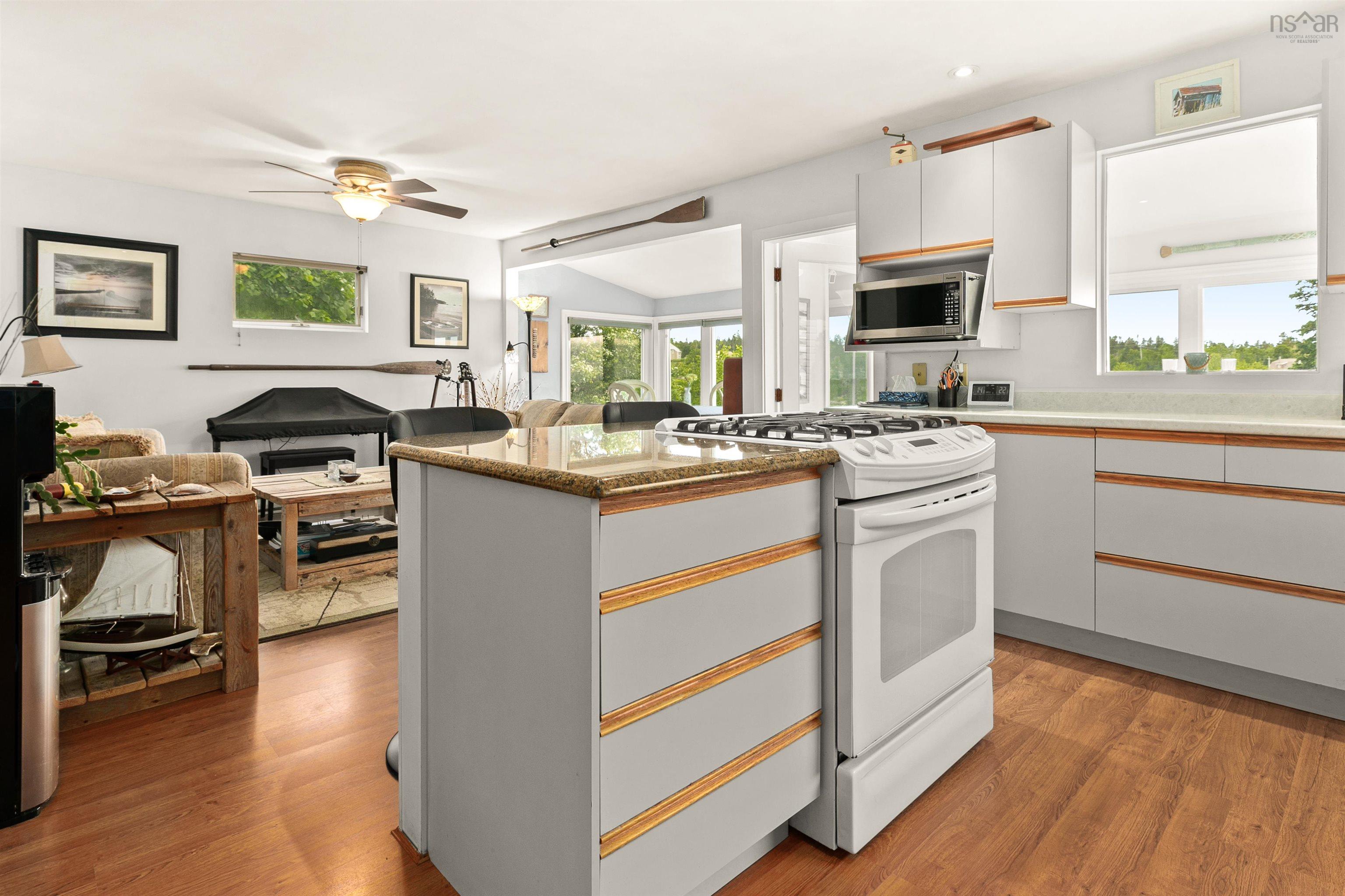 $1,435,000.00: 54 Bayview Drive, Hackett