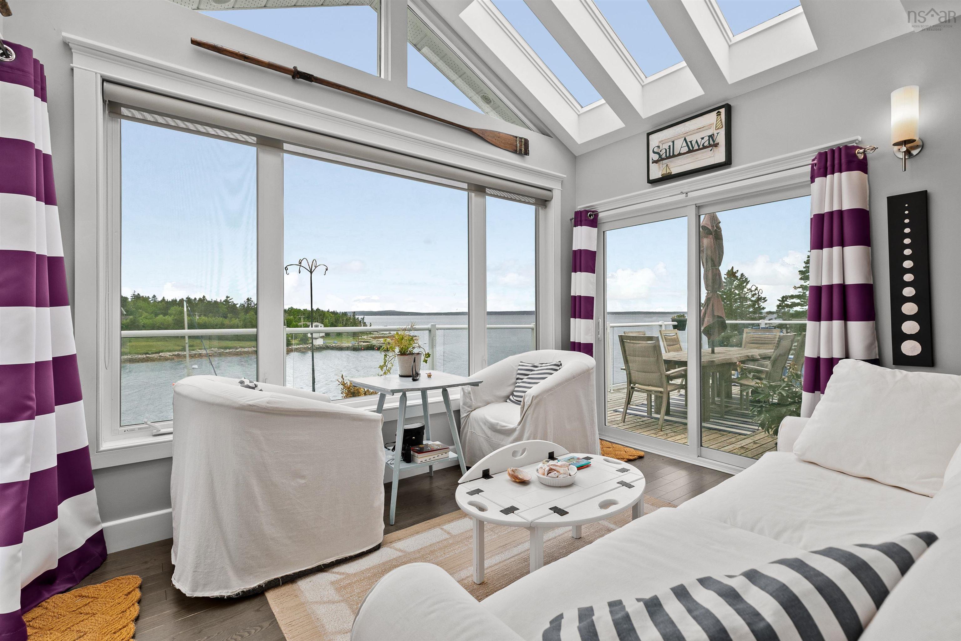 $1,435,000.00: 54 Bayview Drive, Hackett