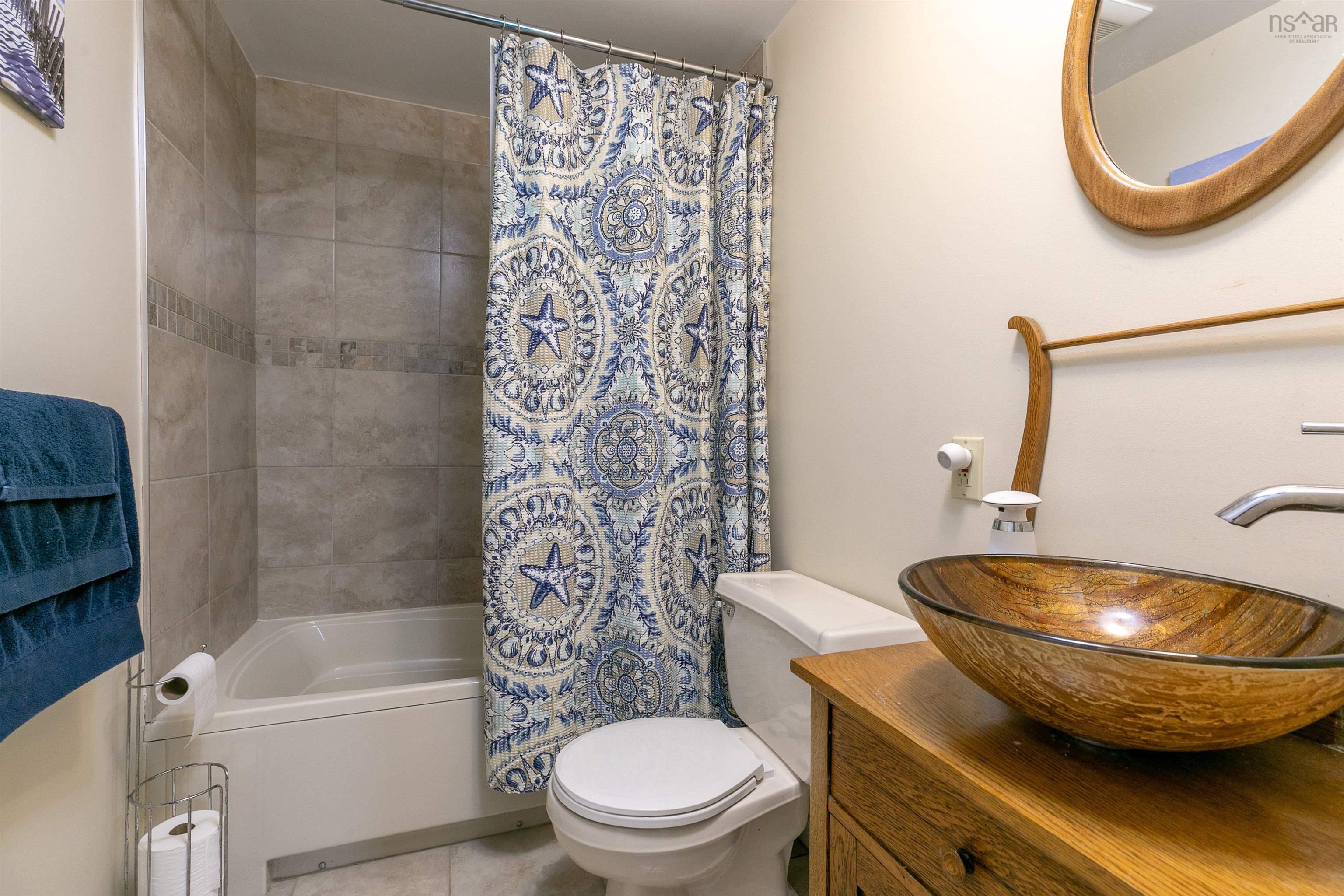 $1,435,000.00: 54 Bayview Drive, Hackett