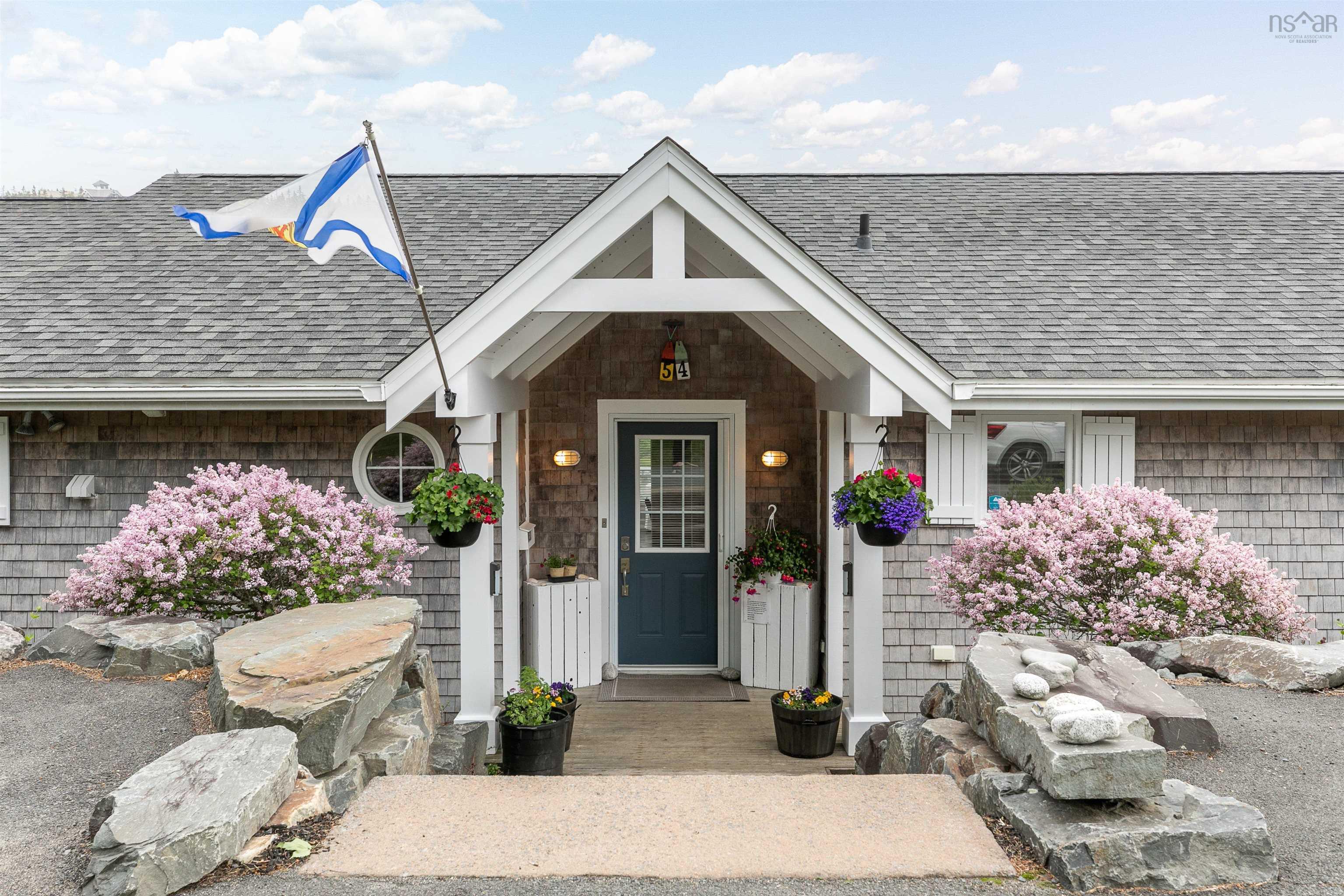 $1,435,000.00: 54 Bayview Drive, Hackett