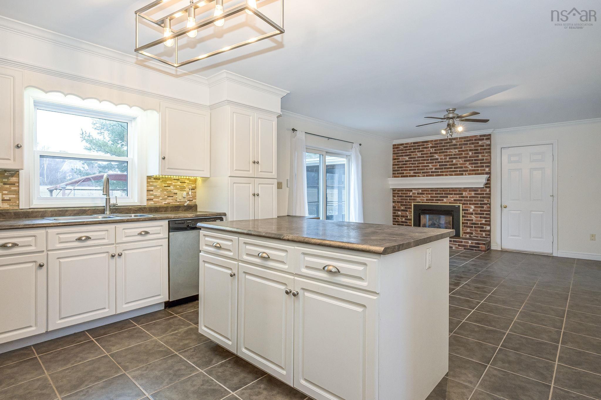 $599,900.00: 1903 Granton Abercrombie Road, Abercrombie