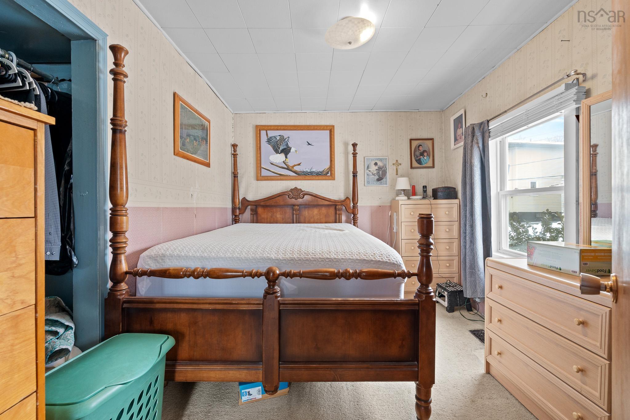 $299,900.00: 5 Herbert Street, Dartmouth