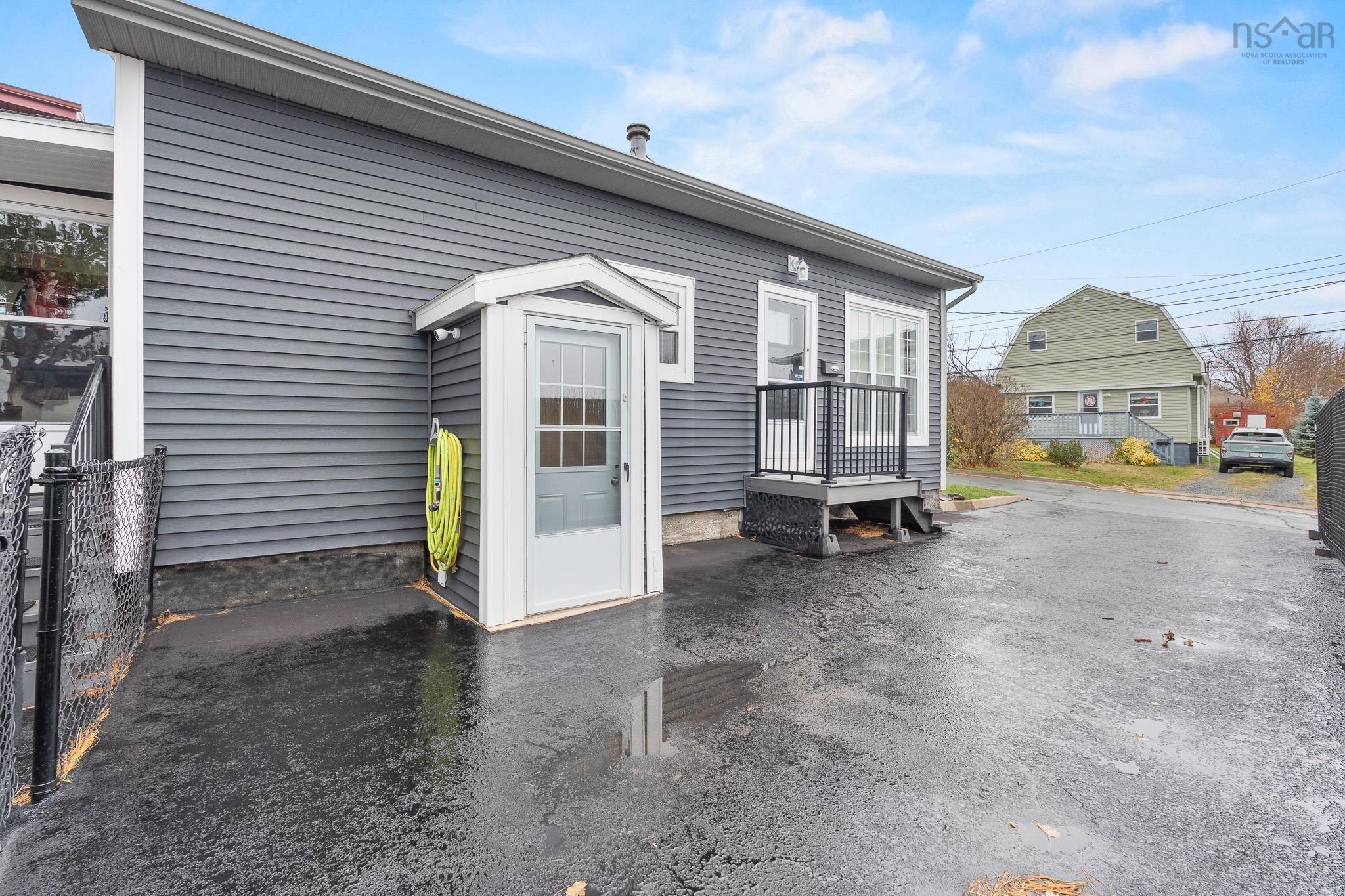 $299,900.00: 5 Herbert Street, Dartmouth