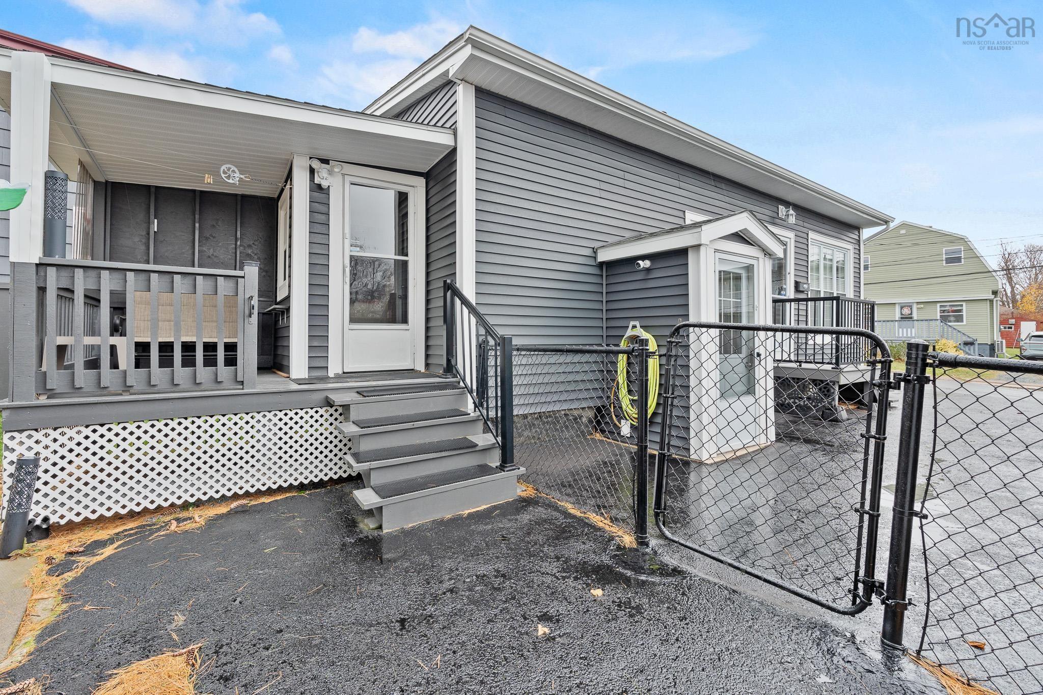 $299,900.00: 5 Herbert Street, Dartmouth