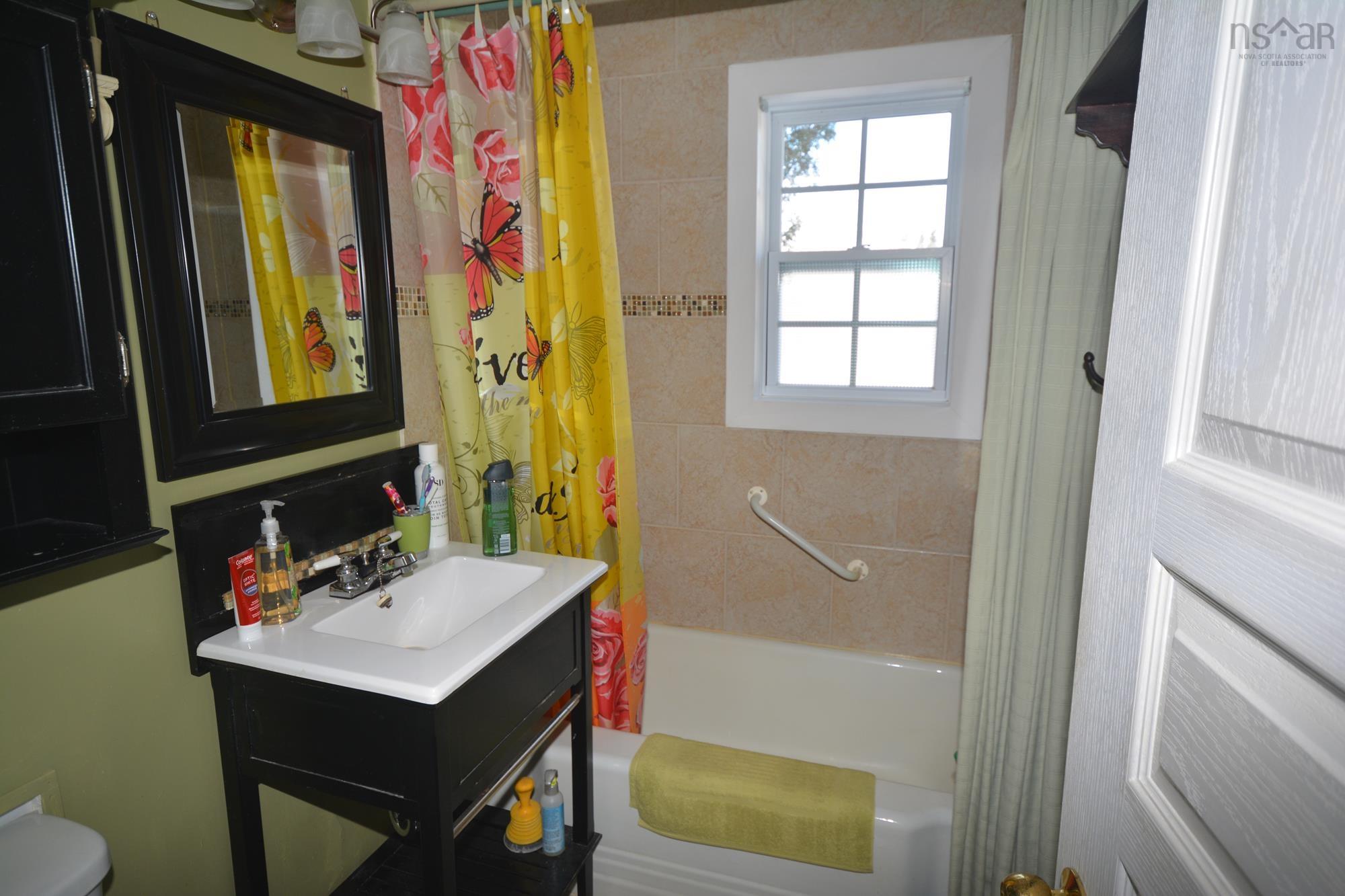 $459,900.00: 15 Iris Avenue, Herring Cove