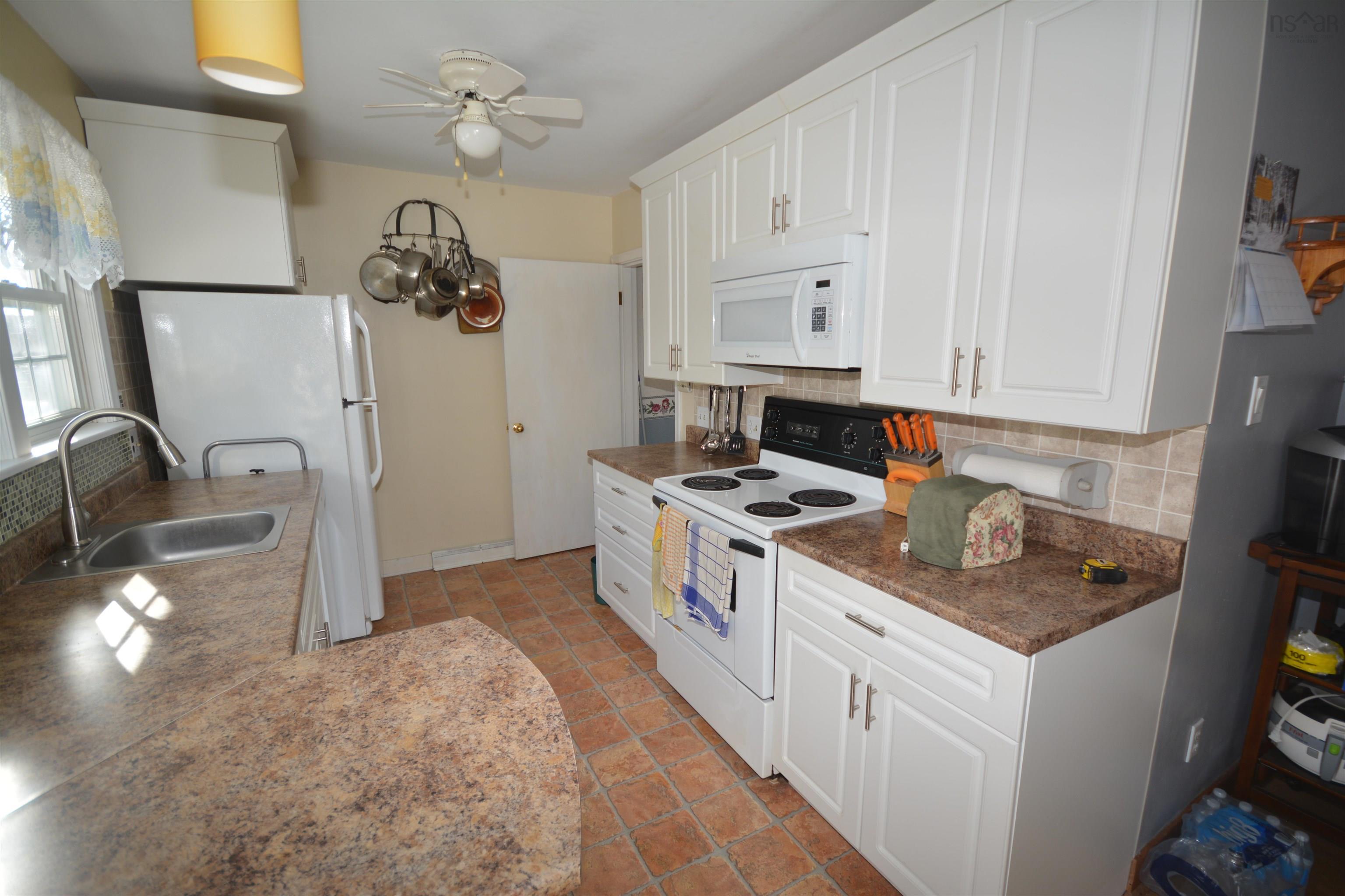 $459,900.00: 15 Iris Avenue, Herring Cove