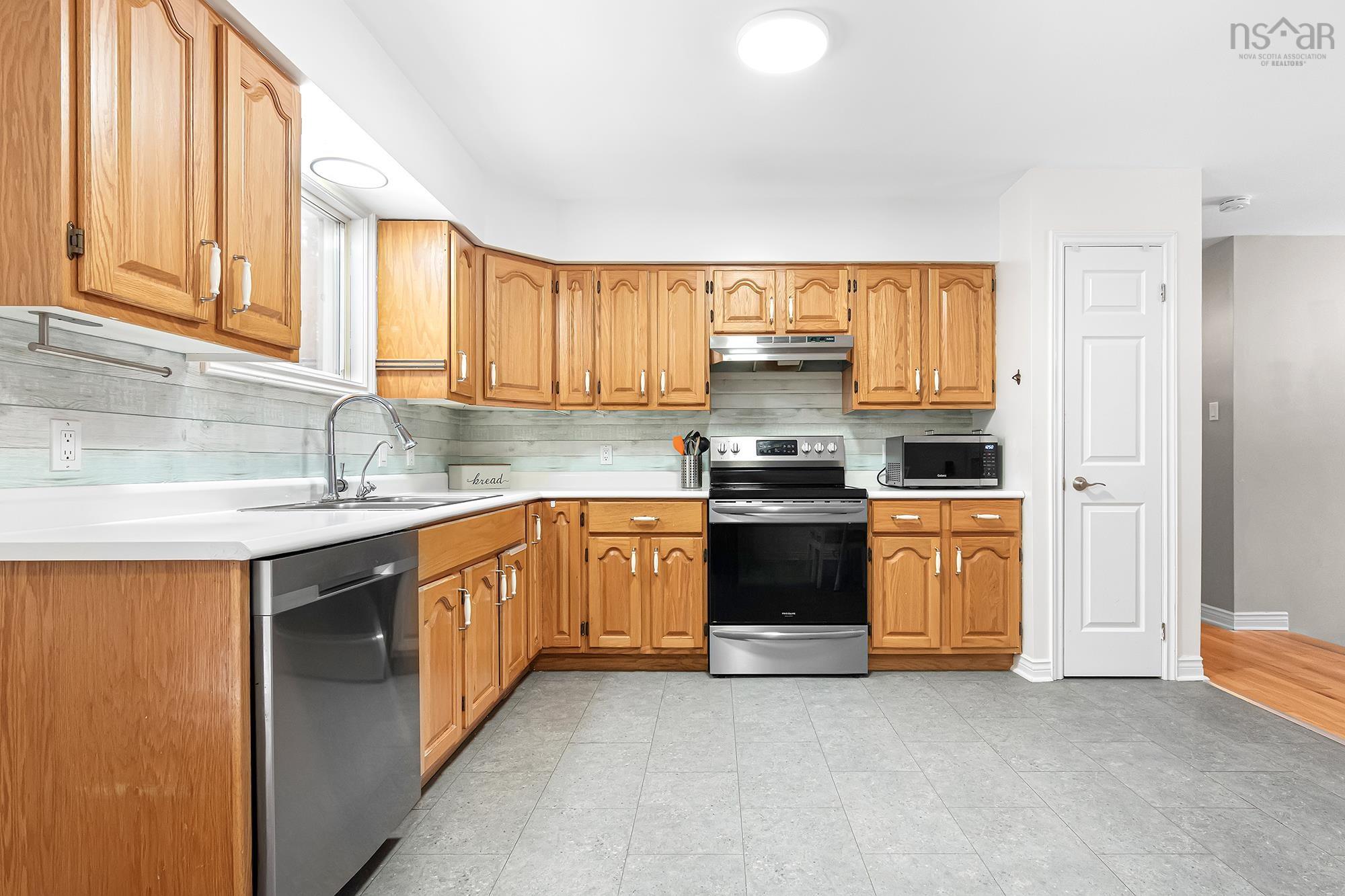 $664,900.00: 45 Rockcliffe Crescent, Hammonds Plains