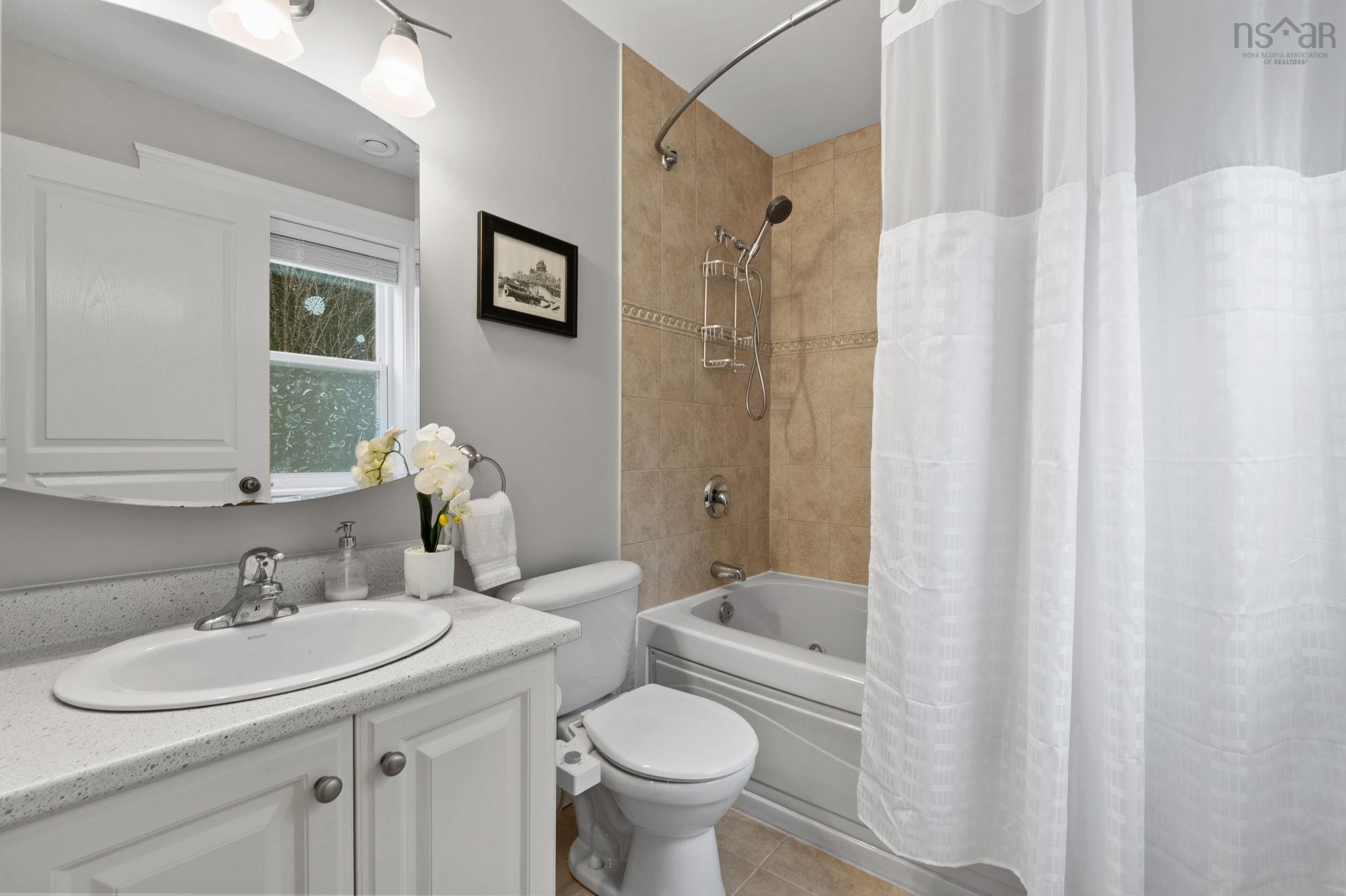 $799,900.00: 150 Daisywood Drive, Hammonds Plains