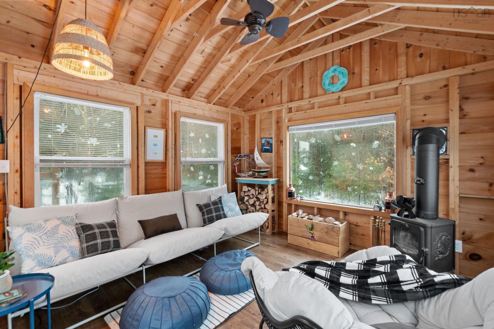 $799,900.00: 150 Daisywood Drive, Hammonds Plains