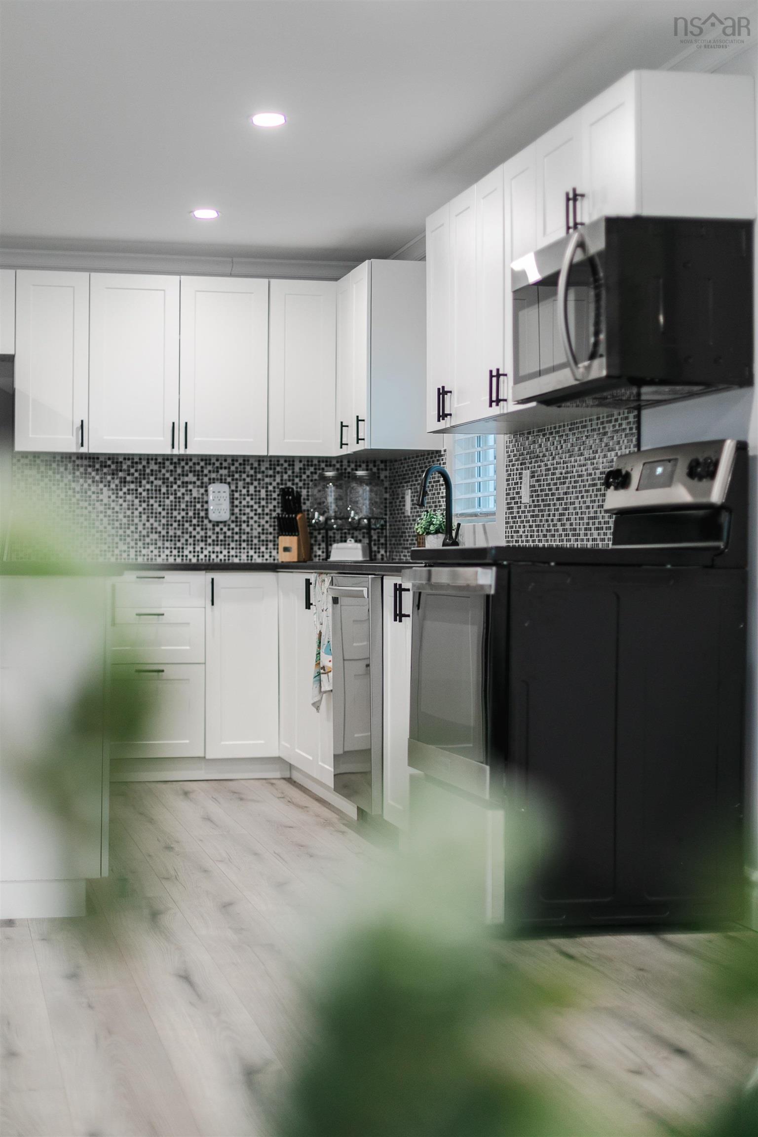 $274,900.00: 18 Commodore Avenue, Middle Sackville