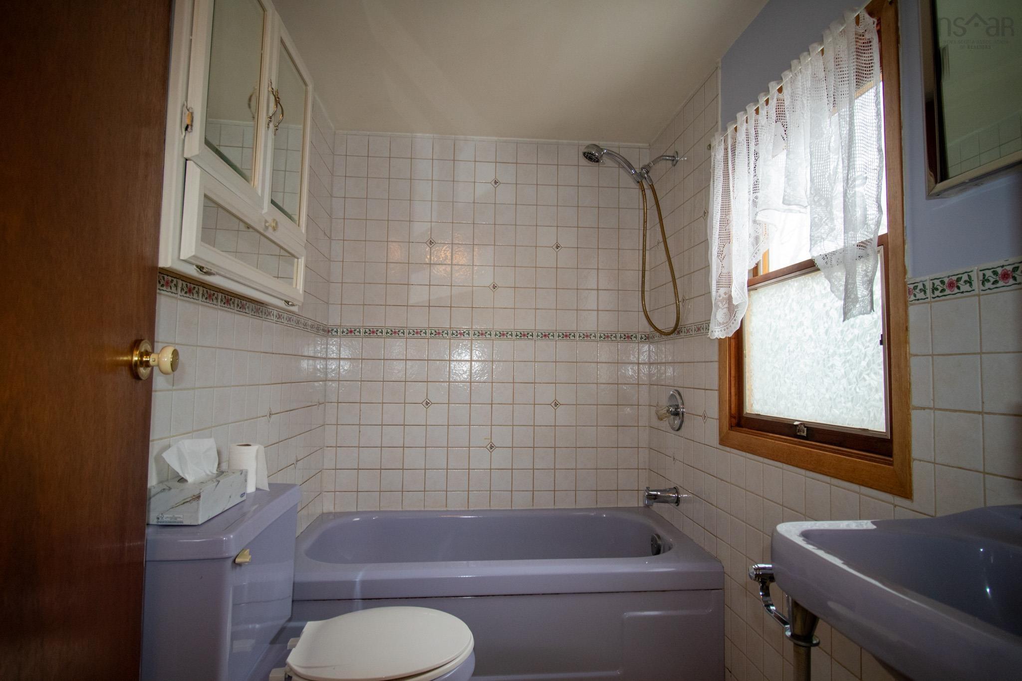 $285,000.00: 11 Mill Road, Mount Uniacke